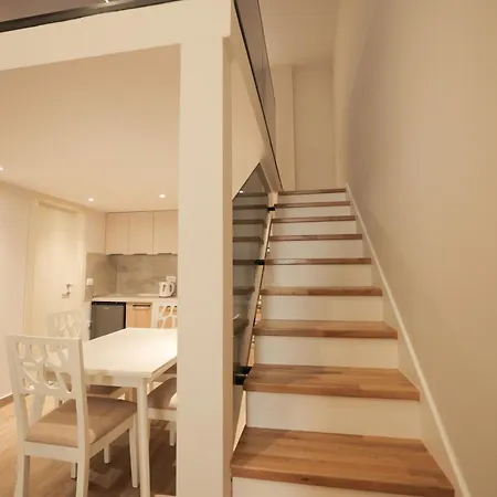 Duplex 아파트 *