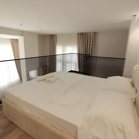 Apartment Duplex *