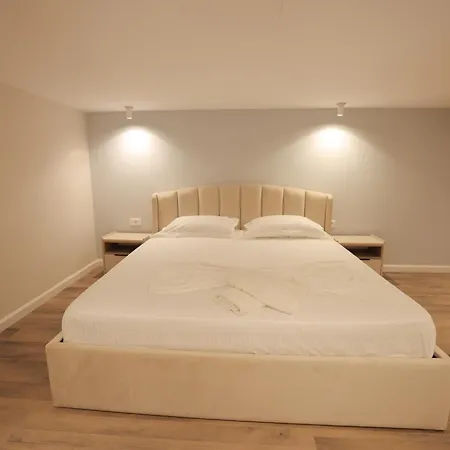 Apartment Duplex *