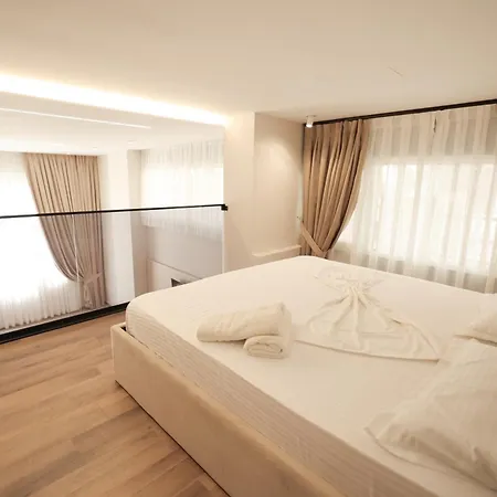 Duplex Apartment *